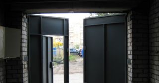 Купить гаражные ворота распашные Еманжелинск, цена от 3901 руб.